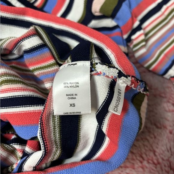 New York & Company 7th Avenue 3/4 Sleeve Striped Multicolor V Neck Sweater - Picture 4 of 7